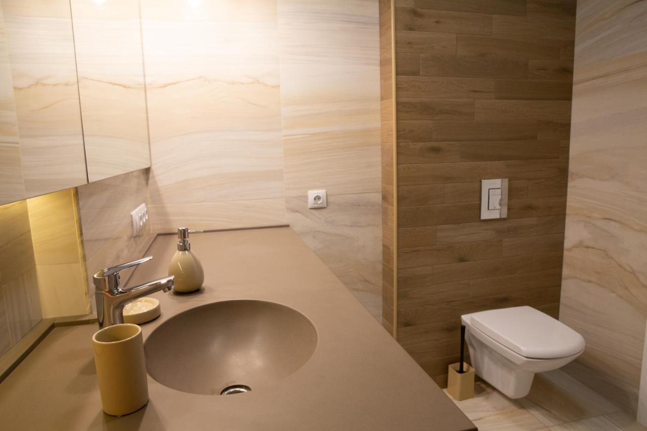 Comfortable Apartments French Quarter Акумулятори Світло Інтернет Завжди Kiew Exterior foto