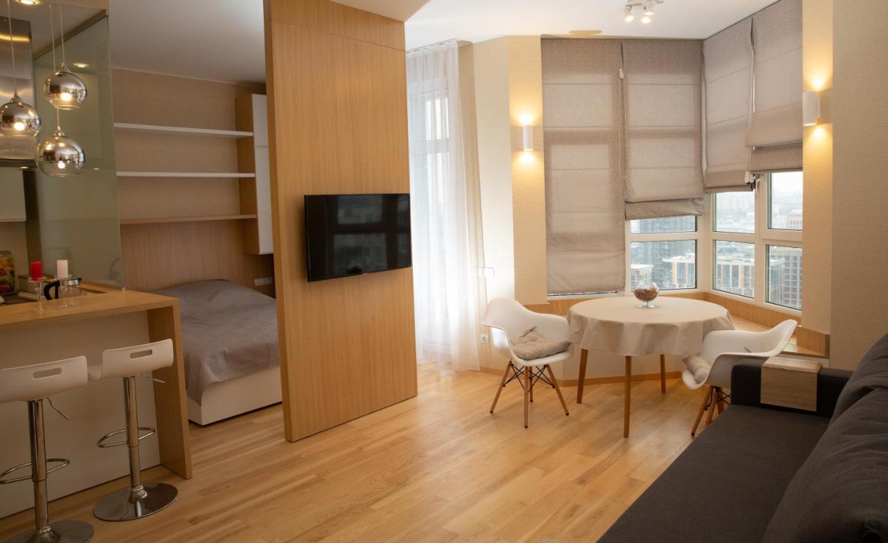 Comfortable Apartments French Quarter Акумулятори Світло Інтернет Завжди Kiew Exterior foto