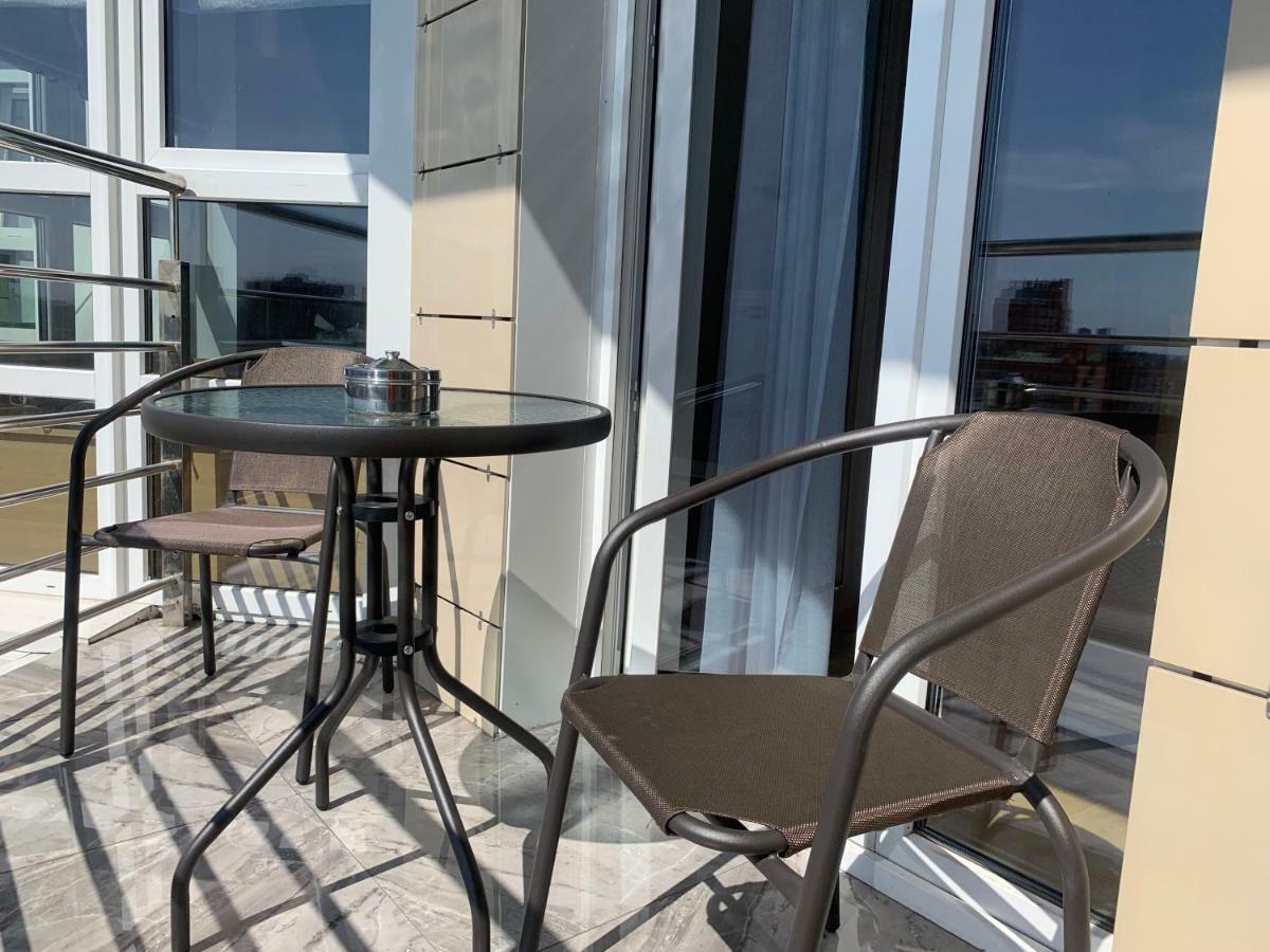 Comfortable Apartments French Quarter Акумулятори Світло Інтернет Завжди Kiew Exterior foto